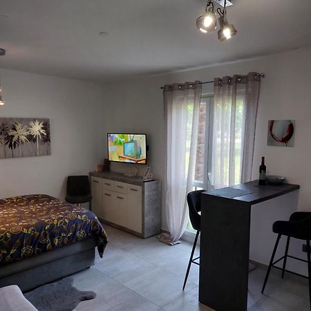 Stefan 1 Apartment Umag Bagian luar foto